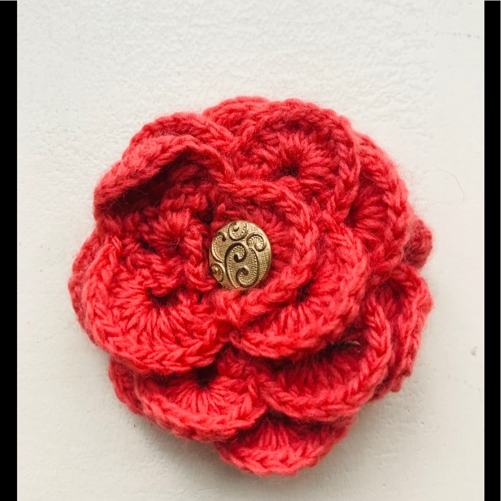 Knit Flower Brooch - Picture 3 of 4